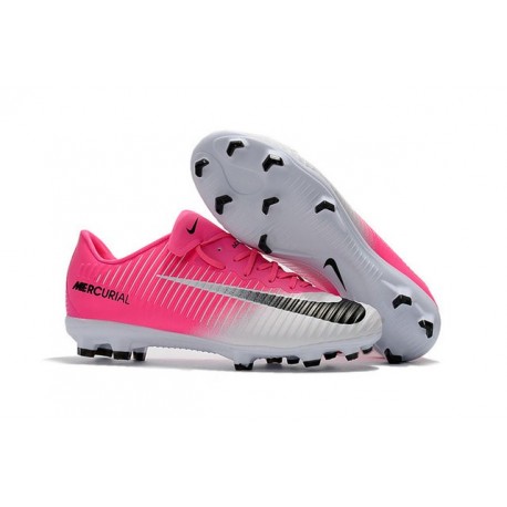 scarpe rosa da calcio