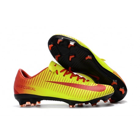 scarpe da calcio nike mercurial gialle e arancioni